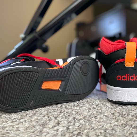 ADIDAS Neo Men’s Basketball Shoes (Size 9) - Picture 3 of 4